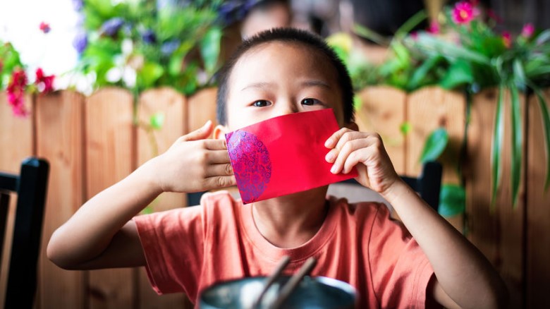 Money management during CNY: Five good money habits for children to pick up